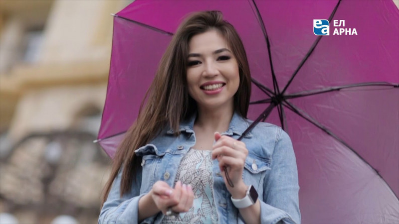 «Бақыт жұпарын сезіну». Актриса: Зульфия Әубәкірова